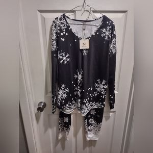 Noracora Snowflake 2 Piece Outfit- Both Size Large